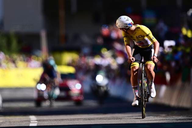 Tour de France 2026 Stage 19 ALPE D HUEZ, FRANCE - JULY 24 : Pogacar Tadej (SLO) of UAE Team Emirates - XRG wins during stage 19 of the 113rd edition of Tour de France an UCI World Tour 2.UWT cycling road race stage for Men Elite of 128 km with start in Gap and finish in Alpe d Huez on July 24, 2026 in Alpe d Huez, France, 24 07 2026 ( Motordriver Kurt Vandenborre - Alpe d Huez France  Copyright: xPeterxDexVoechtx