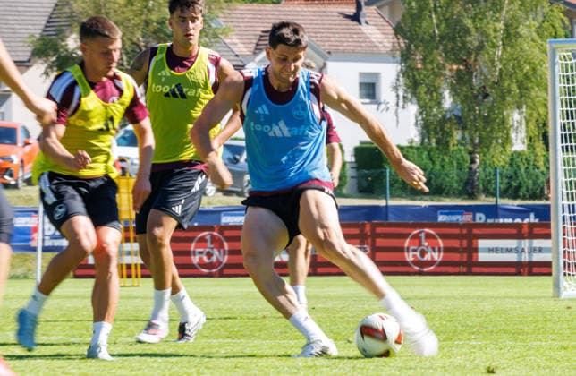 24.07.2026 - Fussball - 2. Fussball-Bundesliga - Saison 2026 2027 - 1. FC Nürnberg FCN Club - Trainingslager Sommer Sommertrainingslager Gais - Bruneck - Südtirol - Zink DaMa - xdaxmax - Styopa Mkrtchyan (5, 1. FC Nürnberg FCN ) mit Torschuss *** July 24, 2026 Soccer 2 Bundesliga 2026–2027 Season 1 FC Nuremberg (FCN) Club Summer Training Camp Summer Training Camp in Gais, Brunico, South Tyrol Zink, DaMa, xdaxmax, Styopa, Mkrtchyan 5, 1 FC Nuremberg (FCN) with a shot on goal