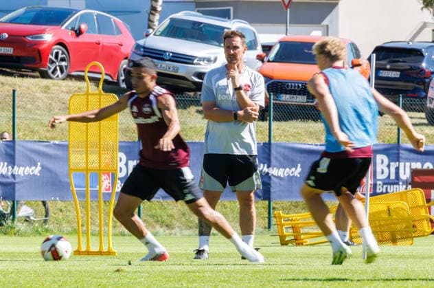 24.07.2026 - Fussball - 2. Fussball-Bundesliga - Saison 2026 2027 - 1. FC Nürnberg FCN Club - Trainingslager Sommer Sommertrainingslager Gais - Bruneck - Südtirol - Zink DaMa - xdaxmax - Miroslav Miro Klose ( Trainer 1. FC Nürnberg FCN ) beobachtet Training *** July 24, 2026 Soccer 2 Soccer Bundesliga 2026–2027 Season 1. FC Nürnberg (FCN) Club Summer Training Camp Summer Training Camp in Gais, Brunico, South Tyrol Zink DaMa xdaxmax Miroslav Miro Klose, Coach of 1. FC Nürnberg FCN watches training