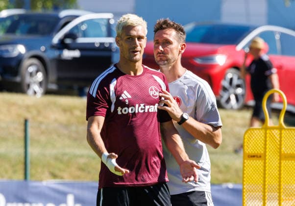 24.07.2026 - Fussball - 2. Fussball-Bundesliga - Saison 2026 2027 - 1. FC Nürnberg FCN Club - Trainingslager Sommer Sommertrainingslager Gais - Bruneck - Südtirol - Zink DaMa - xdaxmax - Sigurd Haugen ( 9, 1. FC Nürnberg FCN ) Miroslav Miro Klose ( Trainer 1. FC Nürnberg FCN ) *** July 24, 2026 Soccer 2 Soccer Bundesliga 2026–2027 Season 1 FC Nuremberg (FCN) Club Summer Training Camp Summer Training Camp in Gais, Brunico, South Tyrol Zink DaMa xdaxmax Sigurd Haugen 9, 1 FC Nuremberg (FCN) Miroslav Miro Klose, Coach of 1 FC Nuremberg (FCN)
