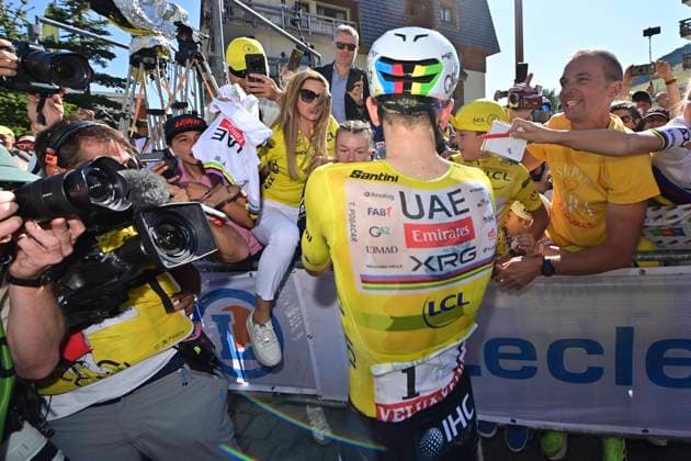 Tour de France 2026 Stage 19 ALPE D HUEZ, FRANCE - JULY 24 : Pogacar Tadej (SLO) of UAE Team Emirates - XRG celebrates the victory after stage 19 of the 113rd edition of Tour de France an UCI World Tour 2.UWT cycling road race stage for Men Elite of 128 km with start in Gap and finish in Alpe d Huez on July 24, 2026 in Alpe d Huez, France, 24 07 2026 Alpe d Huez France  Copyright: xPetexGodingx