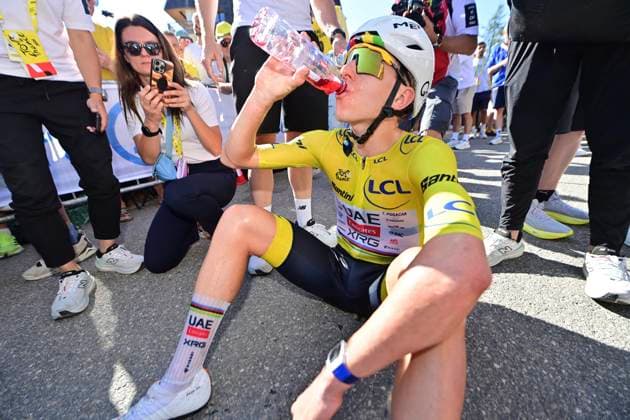 Tour de France 2026 Stage 19 ALPE D HUEZ, FRANCE - JULY 24 : Pogacar Tadej (SLO) of UAE Team Emirates - XRG celebrates the victory after stage 19 of the 113rd edition of Tour de France an UCI World Tour 2.UWT cycling road race stage for Men Elite of 128 km with start in Gap and finish in Alpe d Huez on July 24, 2026 in Alpe d Huez, France, 24 07 2026 Alpe d Huez France  Copyright: xPetexGodingx