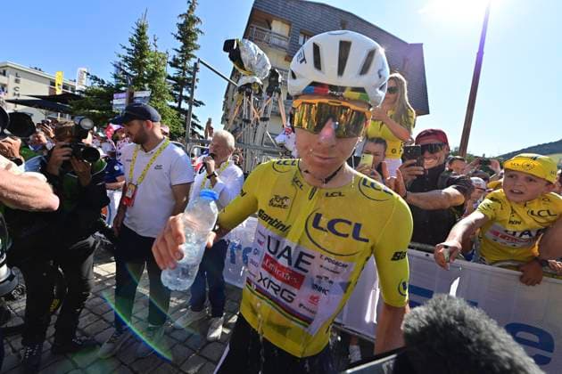 Tour de France 2026 Stage 19 ALPE D HUEZ, FRANCE - JULY 24 : Pogacar Tadej (SLO) of UAE Team Emirates - XRG celebrates the victory after stage 19 of the 113rd edition of Tour de France an UCI World Tour 2.UWT cycling road race stage for Men Elite of 128 km with start in Gap and finish in Alpe d Huez on July 24, 2026 in Alpe d Huez, France, 24 07 2026 Alpe d Huez France  Copyright: xPetexGodingx