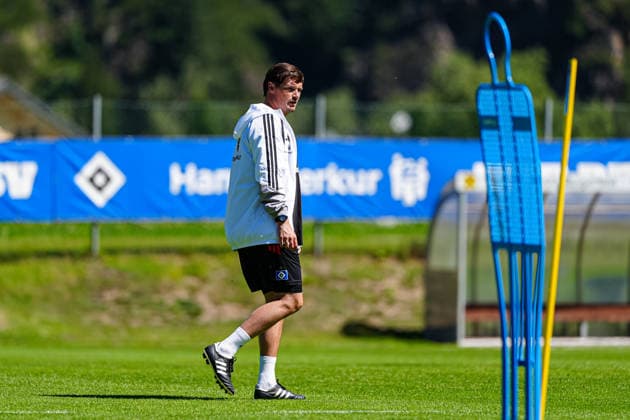 Merlin Polzin (Hamburger SV, Trainer) AUT, Training Hamburger SV, Fussball, 1. Bundesliga, Saison 2026 2027, 24.07.2026 AUT, Training Hamburger SV, Fussball, 1. Bundesliga, Saison 2026 2027, 24.07.2026 Oberlängenfeld *** Merlin Polzin, Hamburger SV, Coach (AUT), Hamburger SV Training, Soccer, Bundesliga 1, 2026–2027 Season, July 24, 2026 (AUT), Hamburger SV Training, Soccer, Bundesliga 1, 2026–2027 Season, July 24, 2026, Oberlängenfeld Copyright: xEibner-Pressefoto MarcelxvonxFehrnx EP_MFN