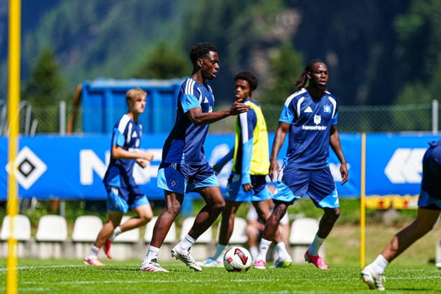 Albert Sambi Lokonga (Hamburger SV, 06) AUT, Training Hamburger SV, Fussball, 1. Bundesliga, Saison 2026 2027, 24.07.2026 AUT, Training Hamburger SV, Fussball, 1. Bundesliga, Saison 2026 2027, 24.07.2026 Oberlängenfeld *** Albert Sambi Lokonga, Hamburger SV, August 6, Training, Hamburger SV, Soccer, Bundesliga 1, 2026–2027 Season, July 24, 2026, Austria, Hamburger SV training, soccer, Bundesliga 1, 2026–2027 season, July 24, 2026, Oberlängenfeld Copyright: xEibner-Pressefoto MarcelxvonxFehrnx EP_MFN