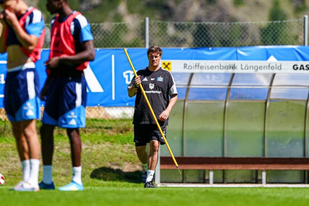 Merlin Polzin (Hamburger SV, Trainer) AUT, Training Hamburger SV, Fussball, 1. Bundesliga, Saison 2026 2027, 24.07.2026 AUT, Training Hamburger SV, Fussball, 1. Bundesliga, Saison 2026 2027, 24.07.2026 Oberlängenfeld *** Merlin Polzin, Hamburger SV, Coach (AUT), Hamburger SV Training, Soccer, Bundesliga 1, 2026–2027 Season, July 24, 2026 (AUT), Hamburger SV Training, Soccer, Bundesliga 1, 2026–2027 Season, July 24, 2026, Oberlängenfeld Copyright: xEibner-Pressefoto MarcelxvonxFehrnx EP_MFN