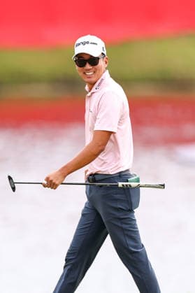 Michael Kim of the United States reacts after sinking his putt for birdie and the lead on the 18th green during the second round of the 2026 3M Open at TPC Twin Cities on July 24, 2026 in Blaine, Minnesota. CSM Blaine USA - ZUMAc04_ 20260724_zma_c04_078 Copyright: xStevenxGarciax