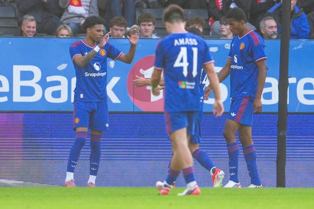 Rosenborg - Manchester United, ManU treningskamp 2026. Trondheim 20260724. Manchester Uniteds Ethan Williams jubler etter sin scoring til 5-0 under treningskampen i fotball mellom Rosenborg og Manchester United pa Lerkendal stadion. Foto: Ole Martin Wold NTB Trondheim Norge EDITORIAL USE ONLY. RESTRICTED USE FOR BETTING COMPANIES Ref:_SPOyxJPkj6a2Eo.jpg *** Rosenborg vs. Manchester United, friendly match 2026 Trondheim 20260724 Manchester United s Ethan Williams celebrates after scoring to make it 5–0 during the soccer friendly between Rosenborg and Manchester United at Lerkendal Stadium. Photo: Ole Martin Wold, NTB, Trondheim, Norway. EDITORIAL USE ONLY. RESTRICTED USE FOR BETTING COMPANIES  Copyright: xOlexMartinxWoldx xNTBx