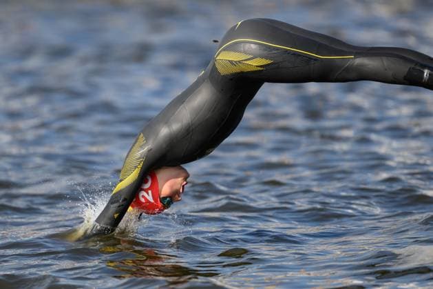 DTU Deutsche Meisterschaften Triathlon Team Mixed Relay im Rahmen von Die Finals Hannover Mira Charlotte Radtke (Team Berlin mixed) springt ins Steinhuder Meer zum Schwimmen bei den DTU Deutsche Meisterschaften Triathlon Team Mixed Relay im Rahmen von Die Finals Hannover; 23.07.2026; COPYRIGHT: Petko Beier petkobeier.de Steinhuder Meer Germany *** DTU German Triathlon Team Mixed Relay Championships as part of Die Finals Hannover: Mira Charlotte Radtke of Team Berlin dives into the Steinhuder Meer for the swim at the DTU German Triathlon Team Mixed Relay Championships as part of Die Finals Hannover, July 23, 2026. COPYRIGHT Petko Beier petkobeier, Steinhuder Meer, Germany