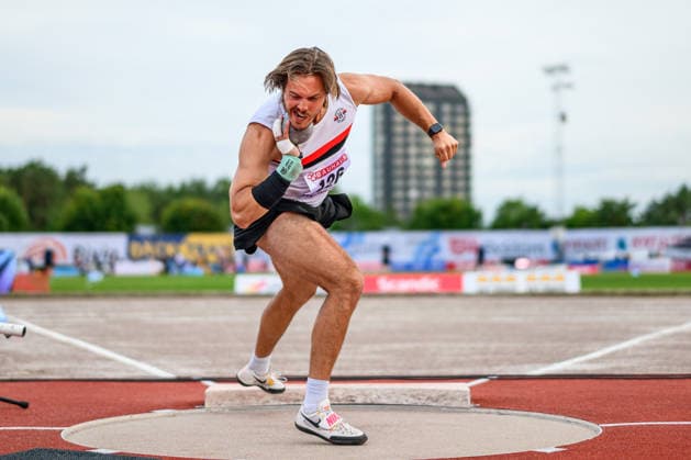 260724 Gabriel Heen, Hässelby SK, tävlar i herrarnas kula under dag 1 av friidrotts-SM den 24 juli 2026 i Uppsala. *** July 24, 2026: Gabriel Heen of Hässelby SK competes in the men’s shot put on Day 1 of the Swedish Track and Field Championships in Uppsala  Copyright: ARONxBROMAN BB260724AM078