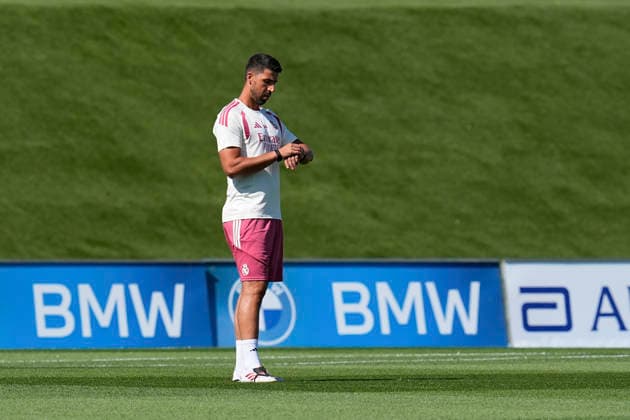 July 24, 2026, Valdebebas, Madrid, Spain: Sami Khedira looks on during the Real Madrid training session held in collaboration with A.D. Alcorcon at Alfredo Di Stefano stadium on July 24, 2026, in Valdebebas, Madrid, Spain. Valdebebas Spain - ZUMAa181 20260724_zaa_a181_024 Copyright: xDennisxAgyemanx