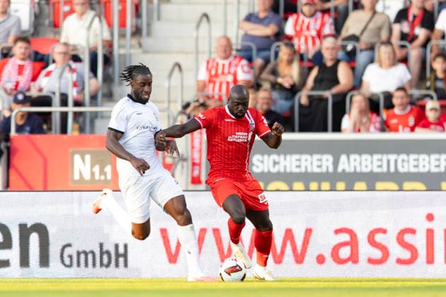 Regionalliga Nordost: FC Rot-Weiß Erfurt vs. BFC Dynamo; Erfurt; 24.07.2026 Larry-Nana Oellers ( 13; BFC Dynamo) gegen Raphael Assibey-Mensah ( 7; FC Rot-Weiß Erfurt) Regionalliga Nordost: FC Rot-Weiß Erfurt vs. BFC Dynamo; Steigerwaldstadion Erfurt; 24.07.2026 *** Regionalliga Northeast FC Rot Weiß Erfurt vs. BFC Dynamo Erfurt July 24, 2026 Larry Nana Oellers 13 (BFC Dynamo) vs. Raphael Assibey Mensah 7 (FC Rot Weiß Erfurt) Regionalliga Northeast FC Rot Weiß Erfurt vs. BFC Dynamo Steigerwaldstadion, Erfurt July 24, 2026 Copyright: xBEAUTIFULxSPORTS Duehringx