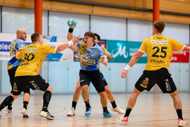 Felix Aellen (ThSV Eisenach, 22), Nils Roeller (HSC 2000 Coburg, 30), Jakob Knauer (HSC 2000 Coburg, 25), Peter Walz (ThSV Eisenach, 14), Savvas Savvas (HSC 2000 Coburg, 10) GER, ThSV Eisenach gegen HSC 2000 Coburg, 1. Opel Handballbundesliga, Handball, Testspiel, Saison 2026 2027, 24.07.2026 GER, ThSV Eisenach gegen HSC 2000 Coburg, 1. Opel Handballbundesliga, Handball, Testspiel, Saison 2026 2027, 24.07.2026 Meiningen *** Felix Aellen, ThSV Eisenach, 22, Nils Roeller, HSC 2000 Coburg, 30, Jakob Knauer, HSC 2000 Coburg, 25, Peter Walz, ThSV Eisenach, 14, Savvas Savvas, HSC 2000 Coburg, 10 GER, ThSV Eisenach vs. HSC 2000 Coburg, 1st Opel Handball Bundesliga, Handball, Friendly, 2026–2027 Season, July 24, 2026 GER, ThSV Eisenach vs. HSC 2000 Coburg, 1 Opel Handball Bundesliga, Handball, Friendly, 2026–2027 season, July 24, 2026, Meiningen Copyright: xMartinxHerbstx