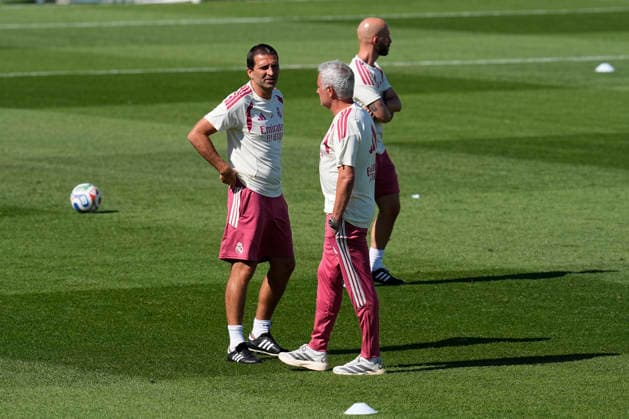 July 24, 2026, Valdebebas, Madrid, Spain: Jose Mourinho, head coach of Real Madrid, looks on during the Real Madrid training session held in collaboration with A.D. Alcorcon at Alfredo Di Stefano stadium on July 24, 2026, in Valdebebas, Madrid, Spain. Valdebebas Spain - ZUMAa181 20260724_zaa_a181_059 Copyright: xDennisxAgyemanx