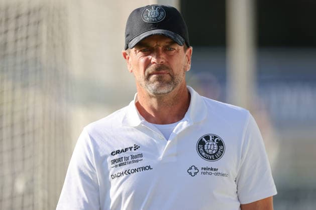 24.07.2026, xtgx, Fussball Regionalliga Nordost, FSV 63 Luckenwalde - 1. FC Lokomotive Leipzig, v.l. Torsten Ziegner (Lok Leipzig, Trainer) Portrait, Portraet, Einzelbild (DFL DFB REGULATIONS PROHIBIT ANY USE OF PHOTOGRAPHS as IMAGE SEQUENCES and or QUASI-VIDEO) Luckenwalde *** July 24, 2026, xtgx, Northeast Regional League Soccer, FSV 63 Luckenwalde 1 FC Lokomotive Leipzig, from left: Torsten Ziegner (Lok Leipzig), Coach Portrait, Portrait, Single Image. DFL and DFB regulations prohibit any use of photographs as image sequences and or quasi-video. Luckenwalde