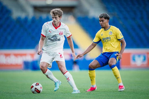 Testspiel: Eintracht Braunschweig vs. FC Southampton, 24.07.2026 Zweikampf zwischen Yann Sturm (Eintracht Braunschweig, 7) und Mads Roerslev (Southampton FC, 2); Fußball, Testspiel: Eintracht Braunschweig vs. FC Southampton am 24.07.2026 im Eintracht-Stadion, Braunschweig DFL REGULATIONS PROHIBIT ANY USE OF PHOTOGRAPHS AS IMAGE SEQUENCES AND OR QUASI-VIDEO. *** Friendly Match: Eintracht Braunschweig vs. FC Southampton, July 24, 2026. A tackle between Yann Sturm of Eintracht Braunschweig (No. 7) and Mads Roerslev of Southampton FC, 2 Soccer, Friendly Match: Eintracht Braunschweig vs. FC Southampton on July 24, 2026, at Eintracht Stadium, Braunschweig. DFL regulations prohibit any use of photographs as image sequences and or quasi-video. Copyright: xBEAUTIFULxSPORTS Tonhäuserx
