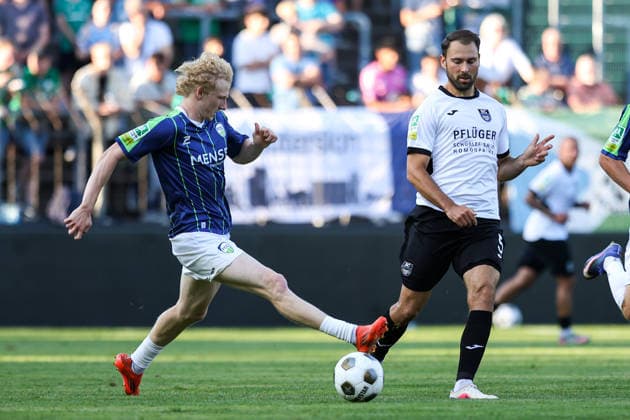 2026.07.24, xkwix, Fußball, Krombacher Westfalenpokal, FC Gütersloh - SC Wiedenbrück, NRG24 Stadion im Heidewald, 1.Runde, Saison 2026 2027: Tim Geller (SC Wiedenbrück 5) im Zweikampf gegen Niklas Frese (FC Gütersloh 35) DFB regulations prohibit any use of photographs as image sequences and or quasi-video. Photo: xKamilxWilkowskixPressefotoKochx Nordrhein-Westfalen Deutschland *** July 24, 2026, xkwix, Soccer, Krombacher Westfalen Cup, FC Gütersloh vs. SC Wiedenbrück, NRG24 Stadium in Heidewald, Round 1, 2026–2027 Season: Tim Geller (SC Wiedenbrück, No. 5) in a tackle against Niklas Frese (FC Gütersloh, No. 35). DFB regulations prohibit any use of photographs as image sequences and or quasi-video. Photo: xKamilxWilkowskixPressefotoKochx, North Rhine-Westphalia, Germany