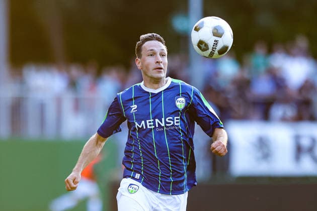 2026.07.24, xkwix, Fußball, Krombacher Westfalenpokal, FC Gütersloh - SC Wiedenbrück, NRG24 Stadion im Heidewald, 1.Runde, Saison 2026 2027: Fynn Arkenberg (FC Gütersloh 33) DFB regulations prohibit any use of photographs as image sequences and or quasi-video. Photo: xKamilxWilkowskixPressefotoKochx Nordrhein-Westfalen Deutschland *** July 24, 2026, xkwix, Soccer, Krombacher Westphalia Cup, FC Gütersloh vs. SC Wiedenbrück, NRG24 Stadium in Heidewald, Round 1, 2026–2027 season, Fynn Arkenberg, FC Gütersloh 33. DFB regulations prohibit any use of photographs as image sequences and or quasi-video. Photo: xKamilxWilkowskixPressefotoKochx, North Rhine-Westphalia, Germany