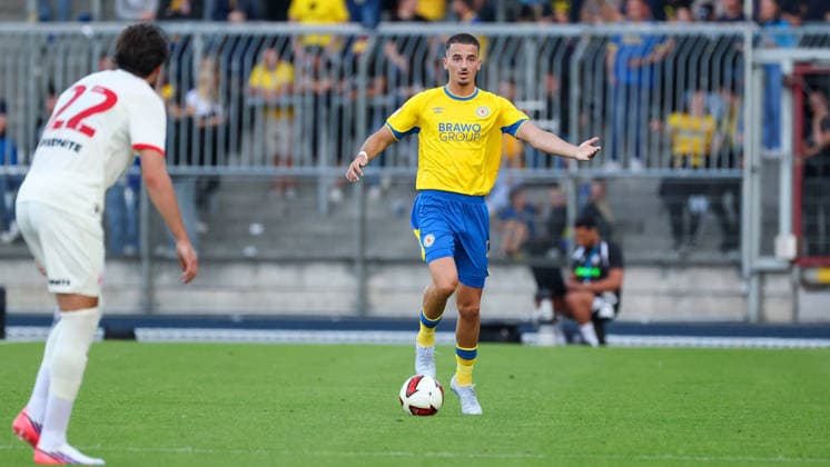 Eintracht vs. FC Southampton, Testspiel Braunschweig, 24.07.2026, Fußball, Herren, Saison 2026 2027, Eintracht Braunschweig vs. FC Southampton, Testspiel: Andi Hoti (Eintracht Braunschweig) Stadion an der Hamburger Straße Niedersachsen Deutschland *** Eintracht vs. FC Southampton, Friendly Match in Braunschweig, July 24, 2026, Soccer, Men s, 2026–2027 Season, Eintracht Braunschweig vs. FC Southampton, Friendly Match at Andi Hoti Eintracht Braunschweig Stadium on Hamburger Straße, Lower Saxony, Germany
