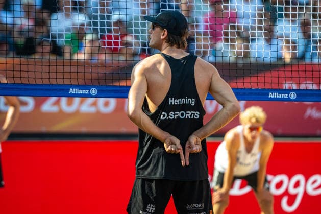 Eintracht Spontent (schwarz) gegen Hauptstadt Beacher (weiß) - Halbfinale Männer - Beach volleyball, Beachvolleyball - Die Finals 2026 (24.07.2026, Opernplatz (Hannover, GER), *** Eintracht Spontent (black) vs. Hauptstadt Beacher (white) Men s Beach Volleyball Semifinal, The Finals 2026, July 24, 2026, Opernplatz, Hanover, GER, Copyright: xJanxGuentherx