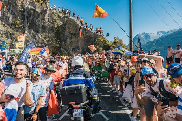 Tour de France 2026 PHOTOPQR LE DAUPHINE Jean-Baptiste BORNIER ; Huez ; 24 07 2026 ; Huez (Isère), le vendredi 24 juillet 2026. Etape 19 du Tour de France entre Gap (Hautes-Alpes) et l Alpe-d huez (Isère). Les bords de route de la montée à l Alpe d Huez étaient noir de monde. Photo : Le DL Jean-Baptiste Bornier 113th edition of the Tour de France cycling race. *** Local Caption *** Huez Isère Rhône-Alpes FRANCE  Copyright: xPHOTOPQR LExDAUPHINE MAXPPPxJean-BaptistexBORNIERx 20260724JDL9154 20260724JDL9154