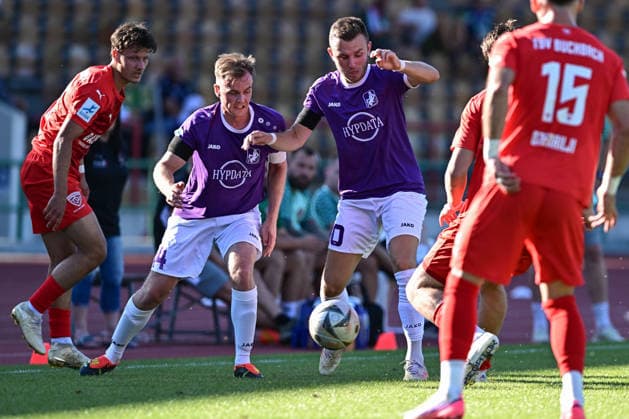 Regionalliga Bayern: TSV Schwaben Augsburg vs TSV Buchbach, Augsburg, 24.07.2026 Lukas Ramser (TSV Schwaben Augsburg, 10) und Marco Greisel (TSV Schwaben Augsburg, 14) , Augsburg, 24.07.2026 - 1. Spieltag der Regionalliga Bayern, TSV Schwaben Augsburg gegen TSV Buchbach, Augsburg, Rosenaustadion *** Bavarian Regional League: TSV Schwaben Augsburg vs. TSV Buchbach, Augsburg, July 24, 2026; Lukas Ramser (TSV Schwaben Augsburg), 10, and Marco Greisel (TSV Schwaben Augsburg), 14, Augsburg, July 24, 2026 Matchday 1 of the Bavarian Regional League, TSV Schwaben Augsburg vs. TSV Buchbach, Augsburg, Rosenaustadion Copyright: xBEAUTIFULxSPORTS Märklx