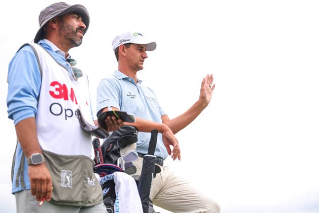 Mac Meissner of the United States talks to his caddie before hitting his tee shot on the seventh tee during the second round of the 2026 3M Open at TPC Twin Cities on July 24, 2026 in Blaine, Minnesota. CSM Blaine USA - ZUMAc04_ 20260724_zma_c04_099 Copyright: xStevenxGarciax