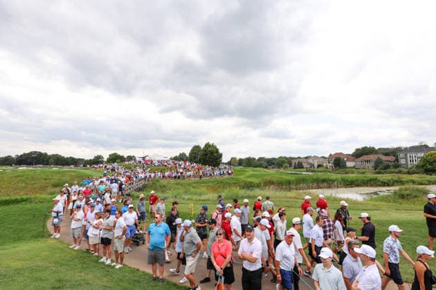 Spectators gather near the seventh tee during the second round of the 2026 3M Open at TPC Twin Cities on July 24, 2026 in Blaine, Minnesota. CSM Blaine USA - ZUMAc04_ 20260724_zma_c04_107 Copyright: xStevenxGarciax
