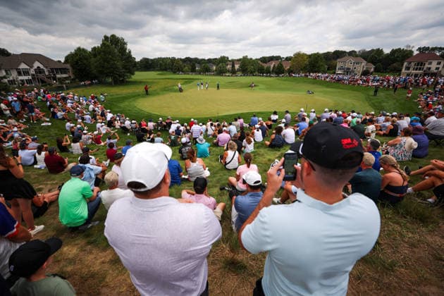 Spectators watch play on the third green during the second round of the 2026 3M Open at TPC Twin Cities on July 24, 2026 in Blaine, Minnesota. CSM Blaine USA - ZUMAc04_ 20260724_zma_c04_109 Copyright: xStevenxGarciax