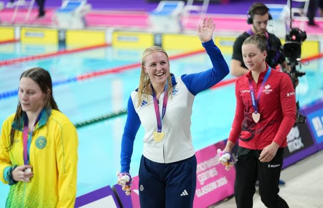 Faye Rogers of Scotland wears with her gold medal after winning the Women s 200m Individual Medley SM10 event. Glasgow 2026 Commonwealth Games, Day Two, Glasgow, Scotland, UK - 24 Jul 2026Glasgow Scotland United Kingdom  Copyright: xStuartxWallace Shutterstockx 17002358as