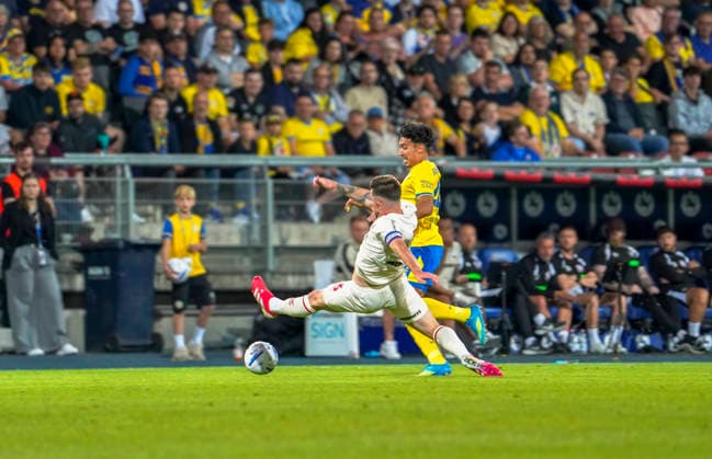 Deutschland: Fussball Testspiel Vereine 2026 2027, Freundschaftsspiel Eintracht Braunschweig vs Southampton FC Eintracht-Stadion (Braunschweig): Johan Gomez Johan Gomez (Eintracht Braunschweig, 44) Braunschweig *** Germany Soccer Friendly Matches Clubs 2026 2027, Friendly Match Eintracht Braunschweig vs. Southampton FC Eintracht Stadium Braunschweig Johan Gomez Johan Gomez Eintracht Braunschweig, 44 Braunschweig Copyright: xAymanxAlahmedx