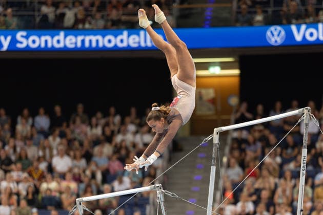 Deutsche Meisterschaften im Gerätturnen 2026, Mehrkampf Frauen Janoah Müller (TSG Haßloch) am Stufenbarren. Deutsche Meisterschaften im Gerätturnen, Mehrkampf Frauen, am 24. Juli 2026 in der ZAG-Arena in Hannover., Hannover Niedersachsen Deutschland ZAG Arena *** 2026 German Artistic Gymnastics Championships, Women’s All-Around: Janoah Müller of TSG Haßloch on the uneven bars German Artistic Gymnastics Championships, Women’s All-Around, on July 24, 2026, at the ZAG Arena in Hanover, Hanover, Lower Saxony, Germany ZAG Arena