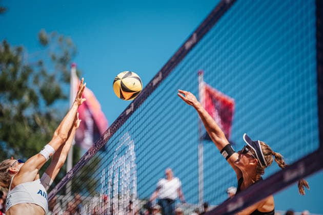 Beachvolleyball Frauen Allianz German Beach Club Finals Die Finals 2026 Hannover Eintracht Spontent vs. Berlin Reciycling Volleys 24.07.2026 Svenja Müller beim Angriff Hannover Opernplatz Niedersachsen Deutschland *** Women s Beach Volleyball Allianz German Beach Club Finals The 2026 Finals Hannover Eintracht Spontent vs. Berlin Recycling Volleys July 24, 2026 Svenja Müller on the attack Hannover Opernplatz Lower Saxony, Germany