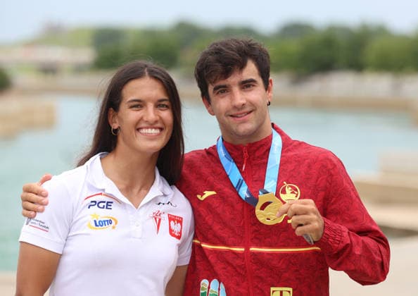 July 24, 2026, Oklahoma City, Oklahoma, USA: DOMINIKA BRZESKA of Poland and her partner MIQUEL TRAVE of Spain gold medalist of Men s Canoe on 2026 ICF Canoe Slalom World Championships, Oklahoma City, USA. Oklahoma City USA - ZUMAc278 20260724_zsp_c278_043 Copyright: xMarcinxCholewinskix
