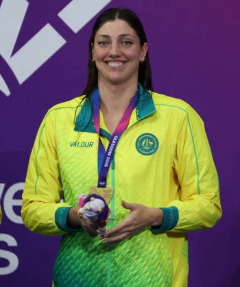 July 24, 2026, Glasgow, Scotland, Great Britain: MEG HARRIS of Australia with her gold medal in the the Women s 4 x 100m Freestyle Relay Medal Ceremony of the Commonwealth Games Glasgow 2026 at the Tollcross International Swimming Centre in Glasgow, Scotland Glasgow Great Britain - ZUMAc179 20260724_zep_c179_564 Copyright: xMickaelxChavetx