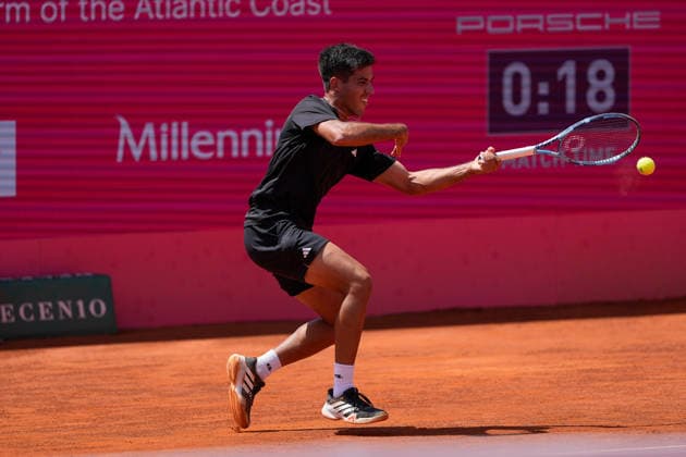 Tiago Torres Vs Hugo Gaston in Estoril, Portugal - 24 Jul 2026 Tiago Torres plays against Hugo Gaston (Not in view) during the quarterfinals of Millennium Estoril Open ATP, Tennis Herren Tour 250 tennis tournament at the Clube de Tenis do Estoril. Final score: Tiago Torres 0:2 Hugo Gaston Estoril Portugal Copyright: xBrunoxdexCarvalhox xSOPAxImagesx brunodecarvalho_estorilopen26-873