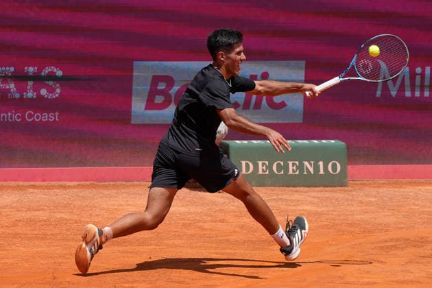 Tiago Torres Vs Hugo Gaston in Estoril, Portugal - 24 Jul 2026 Tiago Torres plays against Hugo Gaston (Not in view) during the quarterfinals of Millennium Estoril Open ATP, Tennis Herren Tour 250 tennis tournament at the Clube de Tenis do Estoril. Final score: Tiago Torres 0:2 Hugo Gaston Estoril Portugal Copyright: xBrunoxdexCarvalhox xSOPAxImagesx brunodecarvalho_estorilopen26-2825