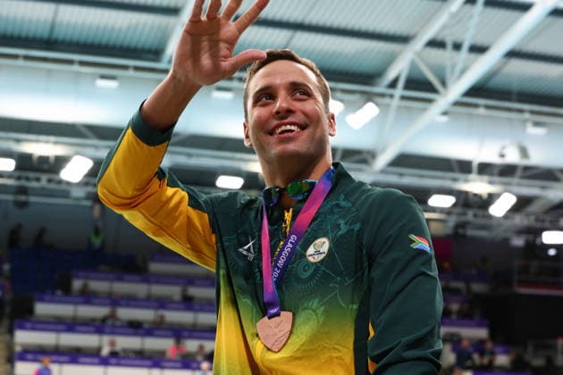 July 24, 2026, Glasgow, Scotland, Great Britain: CHAD LE CLOS of South Africa with his bronze medal in the Men s 4 x 100m Freestyle Relay Medal Ceremony of the Commonwealth Games Glasgow 2026 at the Tollcross International Swimming Centre in Glasgow, Scotland Glasgow Great Britain - ZUMAc179 20260724_zep_c179_580 Copyright: xMickaelxChavetx