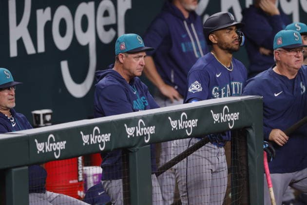 July 24, 2026, Arlington, Texas, USA: Seattle Mariners manager DAN WILSON (6) looks on during the ninth inning In a baseball game, Friday, July 24, 2026, in Arlington, Texas. Arlington USA - ZUMAa325 20260724_zsa_a325_005 Copyright: xDavidxBalleringxIix