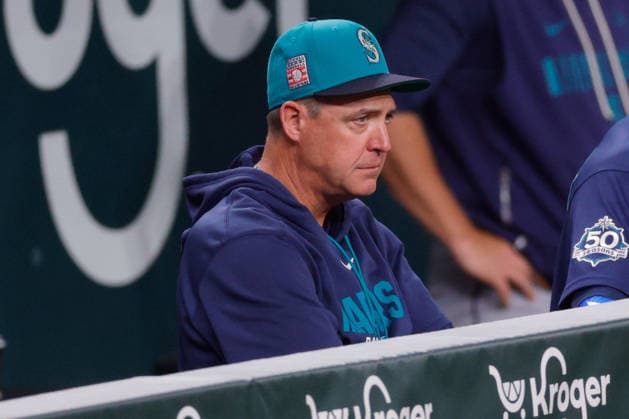 July 24, 2026, Arlington, Texas, USA: Seattle Mariners manager DAN WILSON (6) looks on during the ninth inning in a baseball game, Friday, July 24, 2026, in Arlington, Texas. Arlington USA - ZUMAa325 20260724_zsa_a325_036 Copyright: xDavidxBalleringxIix