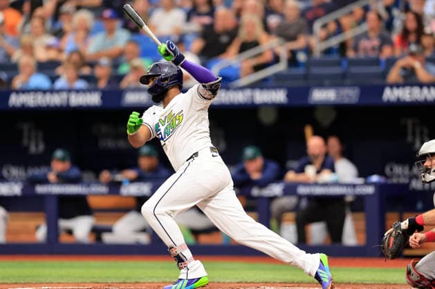 July 24, 2026, St. Petersburg, Florida, USA: Tampa Bay Rays third baseman Junior Caminero (13) grounds out to Cleveland Guardians shortstop Brayan Rocchio (4) during an MLB, Baseball Herren, USA game on July 24, 2026 at Tropicana Field. The Rays beat the Guardians 11-3. St. Petersburg USA - ZUMAh180 20260724_zsp_h180_002 Copyright: xKimxHukarix