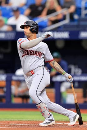 July 24, 2026, St. Petersburg, Florida, USA: Cleveland Guardians shortstop Brayan Rocchio (4) grounds out to Tampa Bay Rays shortstop Ben Williamson (15) during an MLB, Baseball Herren, USA game on July 24, 2026 at Tropicana Field. The Rays beat the Guardians 11-3. St. Petersburg USA - ZUMAh180 20260724_zsp_h180_003 Copyright: xKimxHukarix