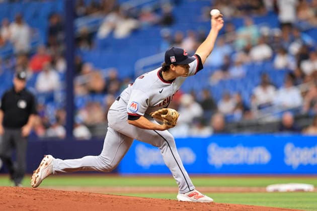 July 24, 2026, St. Petersburg, Florida, USA: Cleveland Guardians starting pitcher Joey Cantillo (54) delivers a pitch during an MLB, Baseball Herren, USA game against the Tampa Bay Rays on July 24, 2026 at Tropicana Field. The Rays beat the Guardians 11-3. St. Petersburg USA - ZUMAh180 20260724_zsp_h180_008 Copyright: xKimxHukarix