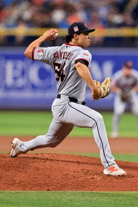 July 24, 2026, St. Petersburg, Florida, USA: Cleveland Guardians starting pitcher Joey Cantillo (54) delivers a pitch during an MLB, Baseball Herren, USA game against the Tampa Bay Rays on July 24, 2026 at Tropicana Field. The Rays beat the Guardians 11-3. St. Petersburg USA - ZUMAh180 20260724_zsp_h180_012 Copyright: xKimxHukarix
