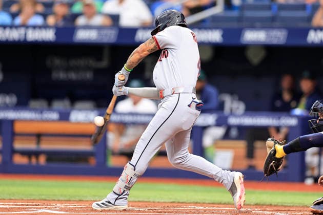 July 24, 2026, St. Petersburg, Florida, USA: Cleveland Guardians shortstop Brayan Rocchio (4) grounds out to Tampa Bay Rays shortstop Ben Williamson (15) during an MLB, Baseball Herren, USA game on July 24, 2026 at Tropicana Field. The Rays beat the Guardians 11-3. St. Petersburg USA - ZUMAh180 20260724_zsp_h180_013 Copyright: xKimxHukarix