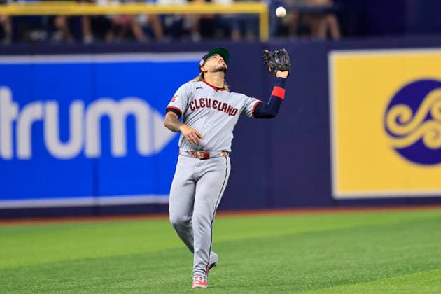 July 24, 2026, St. Petersburg, Florida, USA: Cleveland Guardians third baseman Gabriel Arias (13) catches a pop up off the bat of Tampa Bay Rays center fielder Cedric Mullins (31) during an MLB, Baseball Herren, USA game on July 24, 2026 at Tropicana Field. The Rays beat the Guardians 11-3. St. Petersburg USA - ZUMAh180 20260724_zsp_h180_046 Copyright: xKimxHukarix