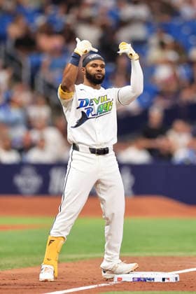 July 24, 2026, St. Petersburg, Florida, USA: Tampa Bay Rays center fielder Cedric Mullins (31) triples to right field during an MLB, Baseball Herren, USA game against the Cleveland Guardians on July 24, 2026 at Tropicana Field. The Rays beat the Guardians 11-3. St. Petersburg USA - ZUMAh180 20260724_zsp_h180_067 Copyright: xKimxHukarix