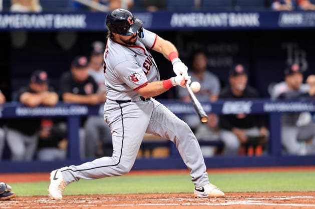 July 24, 2026, St. Petersburg, Florida, USA: Cleveland Guardians catcher Austin Hedges (27) flies out to Tampa Bay Rays first baseman Jonathan Aranda (8) during an MLB, Baseball Herren, USA game on July 24, 2026 at Tropicana Field. The Rays beat the Guardians 11-3. St. Petersburg USA - ZUMAh180 20260724_zsp_h180_068 Copyright: xKimxHukarix