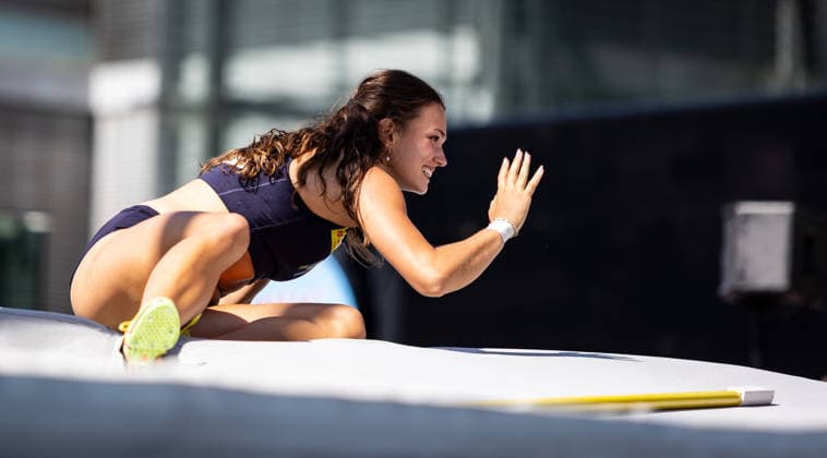 Deutsche Leichtathletik-Meisterschaften Stabhochsprung Frauen; Hannover, 24.07.2026 Lotte Gretzler (USC Mainz) im Stabhochsprung der Frauen; Deutsche Leichtathletik-Meisterschaften Stabhochsprung Frauen am 24.07.2026 auf dem Opernplatz in Hannover (Niedersachsen). *** German Track and Field Championships – Women’s Pole Vault, Hanover, July 24, 2026: Lotte Gretzler of USC Mainz in the women’s pole vault at the German Track and Field Championships—Women’s Pole Vault on July 24, 2026, at Opernplatz in Hanover, Lower Saxony Copyright: xBEAUTIFULxSPORTS R.xSchmittx