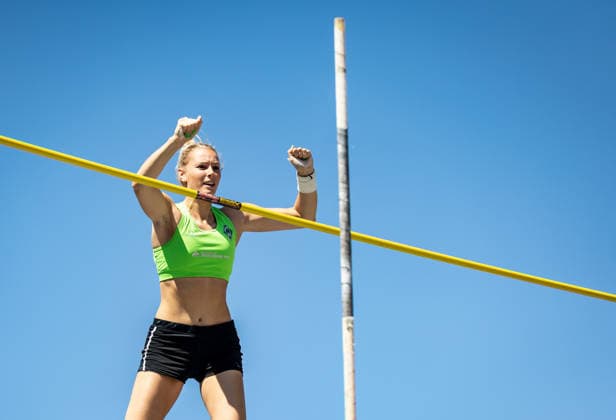 Deutsche Leichtathletik-Meisterschaften Stabhochsprung Frauen; Hannover, 24.07.2026 Friedelinde Petershofen (SV Werder Bremen) im Stabhochsprung der Frauen; Deutsche Leichtathletik-Meisterschaften Stabhochsprung Frauen am 24.07.2026 auf dem Opernplatz in Hannover (Niedersachsen). *** German Track and Field Championships – Women’s Pole Vault, Hanover, July 24, 2026: Friedelinde Petershofen of SV Werder Bremen in the women’s pole vault at the German Track and Field Championships on July 24, 2026, at Opernplatz in Hanover, Lower Saxony Copyright: xBEAUTIFULxSPORTS R.xSchmittx
